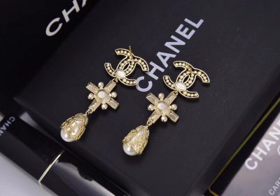 (Tiếng Việt) HOA TAI CHANEL MÃ HT09